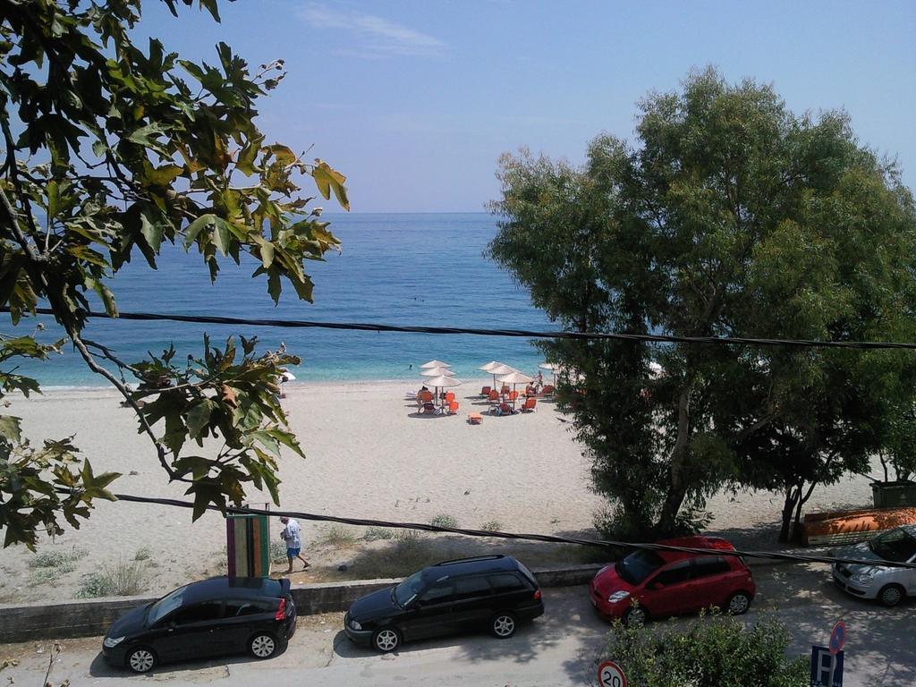 Katerina Hotel Khorevtón Luaran gambar